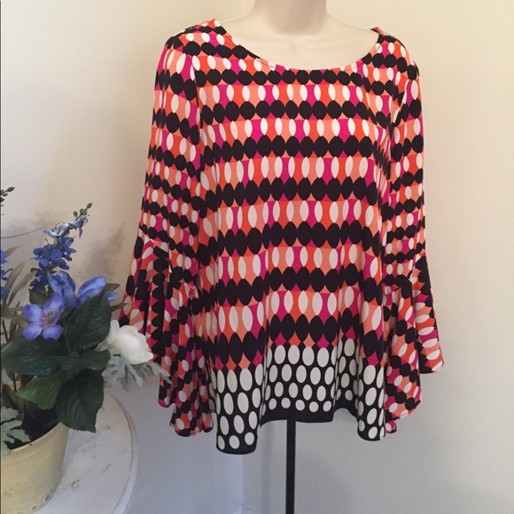 NWT KAARI Blue stunning top - Picture 3 of 8